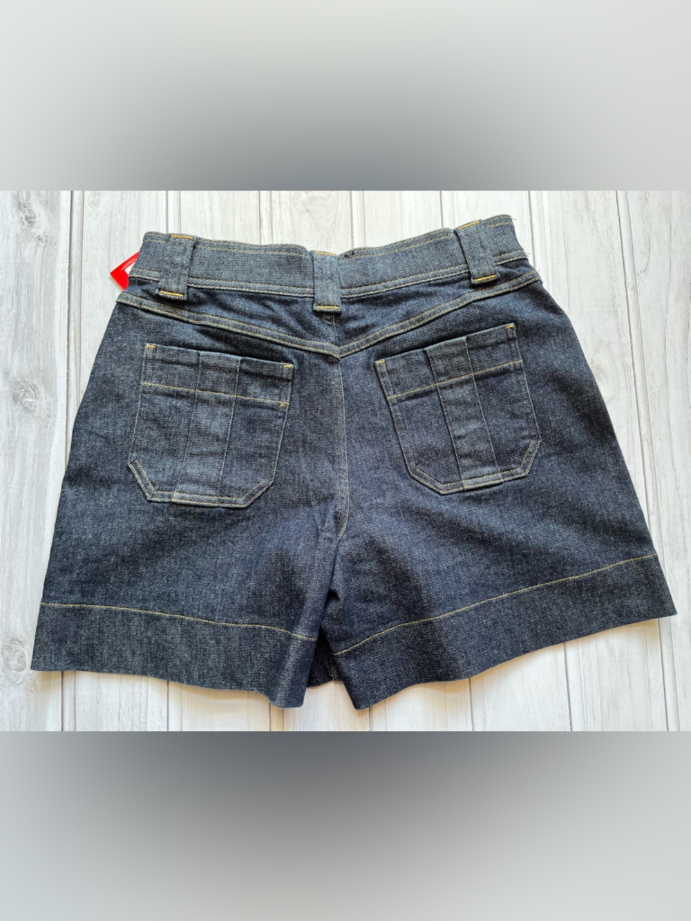 New women’s Spanx dark wash denim pull on trouser short. Size medium. - Picture 6 of 13